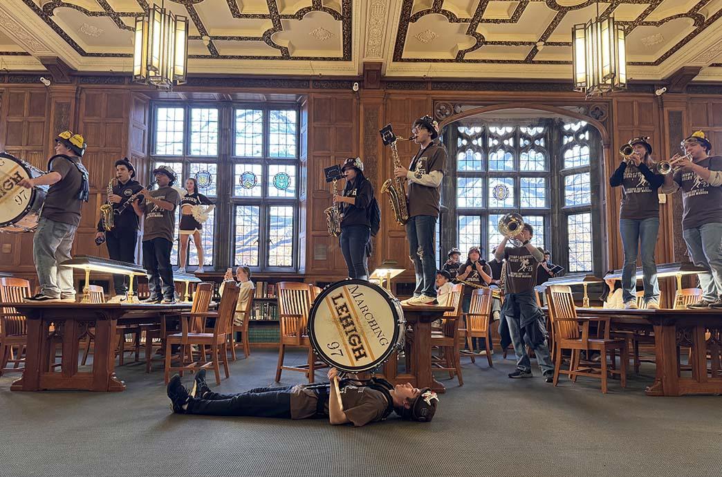 Lehigh University's marching band performances inside Linderman Library.