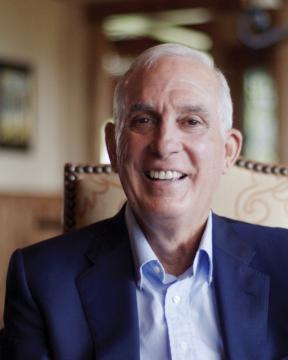 Lewis Hay III ’77 P’08 P’11 